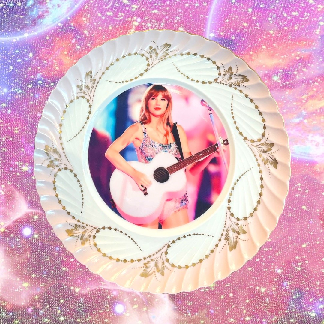 TAYLOR SWIFT ERAS PLATE