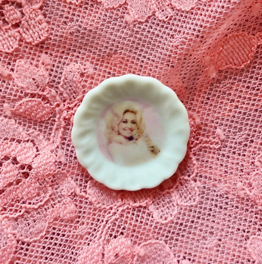 DOLLY MAGNET