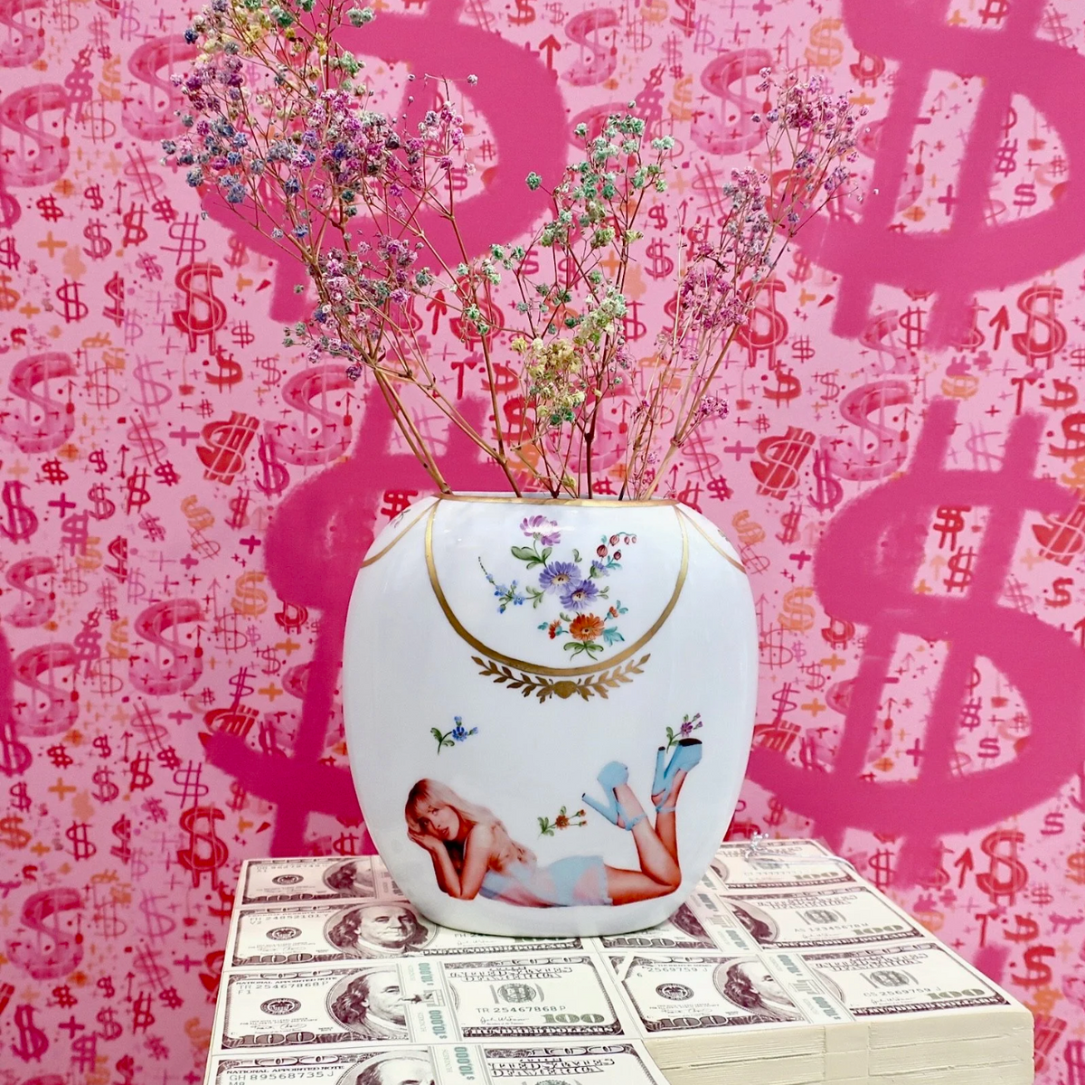 SABRINA CARPENTER VASE