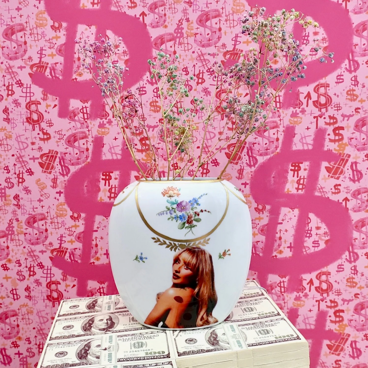 SABRINA CARPENTER VASE