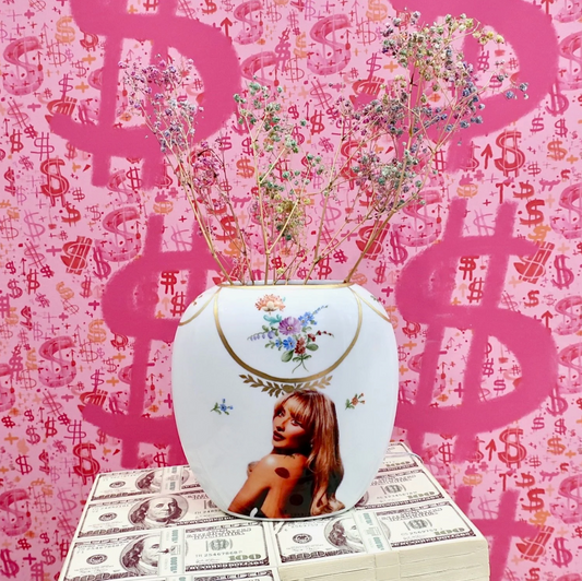 SABRINA CARPENTER VASE