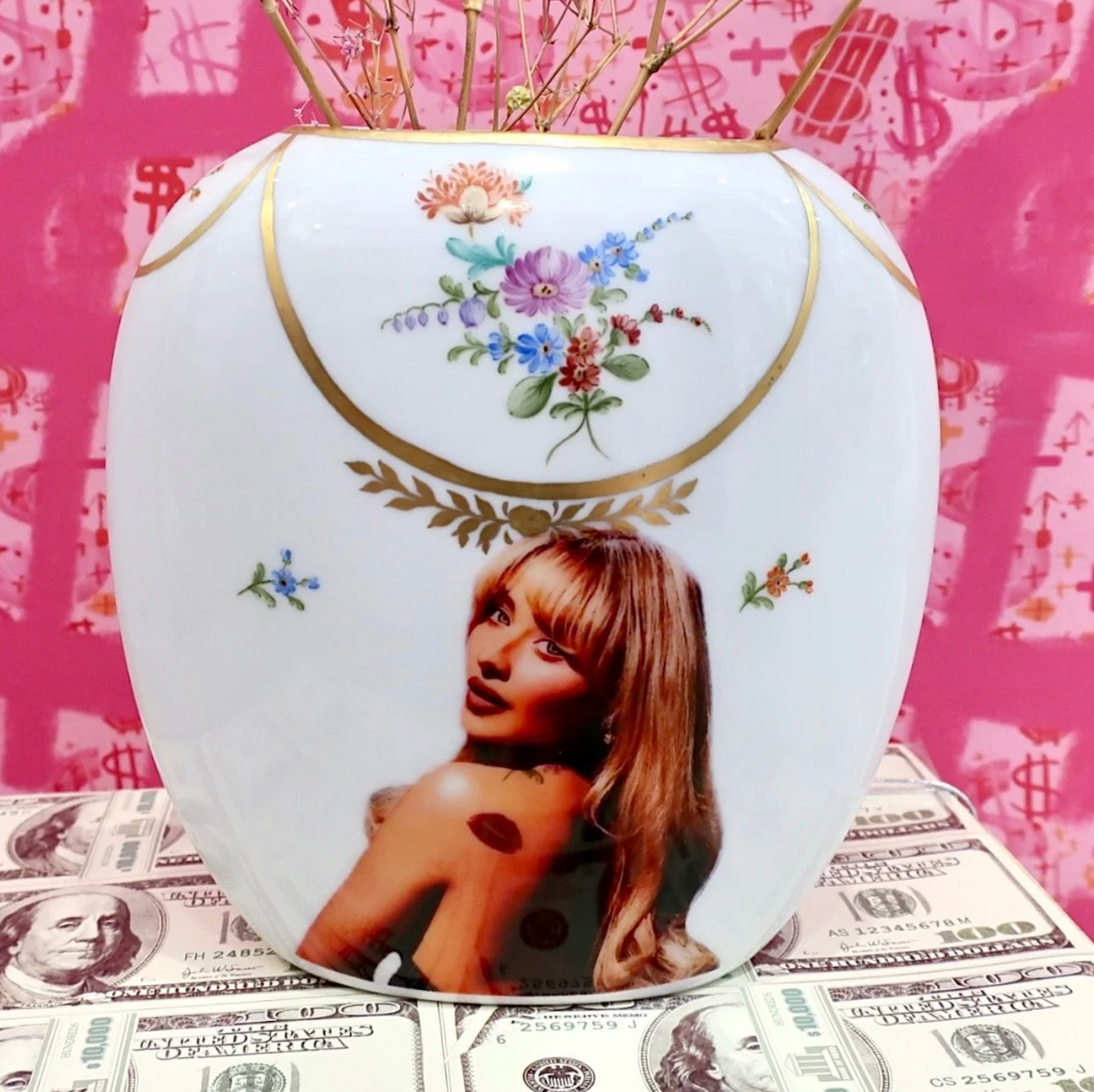 SABRINA CARPENTER VASE