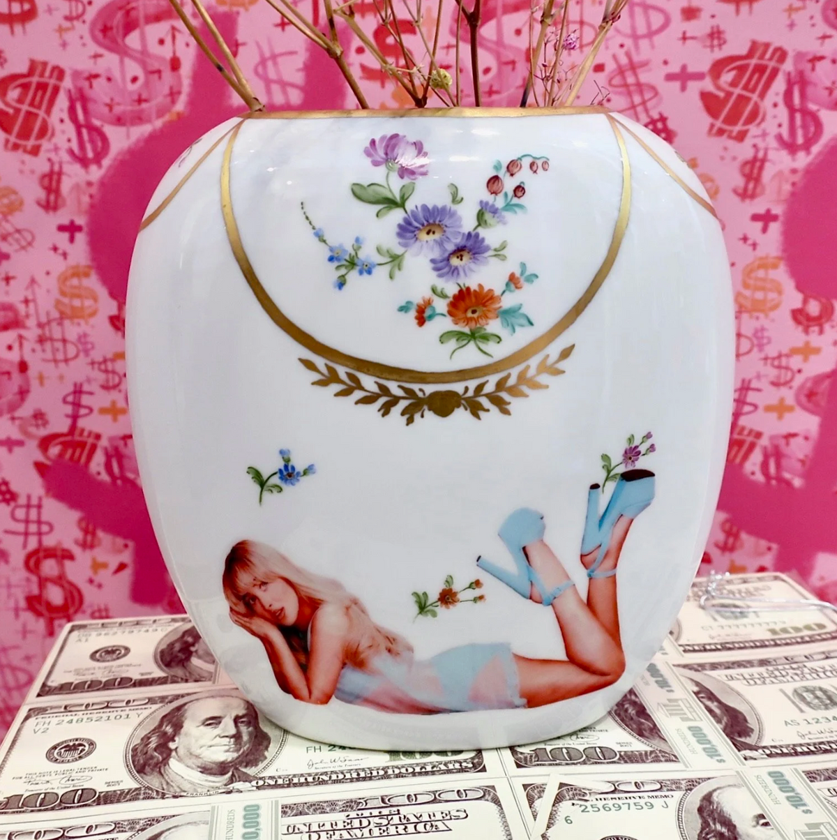 SABRINA CARPENTER VASE